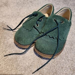 Nens toddler lace up shoes with fringe tongue.  Dk green suede, sz 26.  Like new